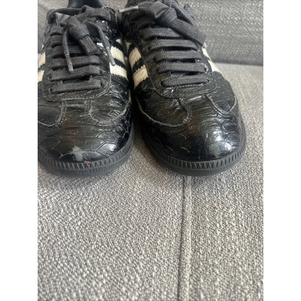 adidas smoke free